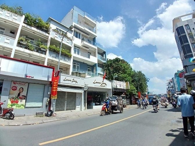⭐️ Nhà 6 Lầu DT:5,7x17 Mặt tiền kinh doanh sầm uất Nguyễn Văn Đậu, P5.