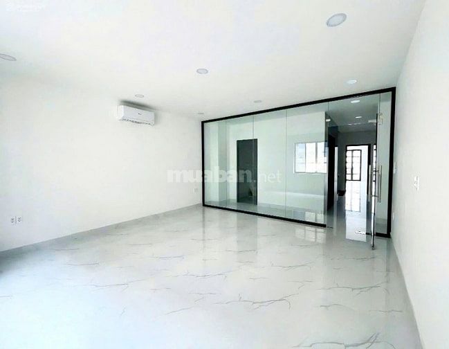 NHÀ MỚI ĐẸP BÀN GIAO NGAY - NGUYỄN MINH HOÀNG - NGANG 6M - KHU K300