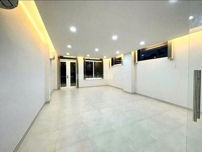 NHÀ MỚI ĐẸP BÀN GIAO NGAY - NGUYỄN MINH HOÀNG - NGANG 6M - KHU K300