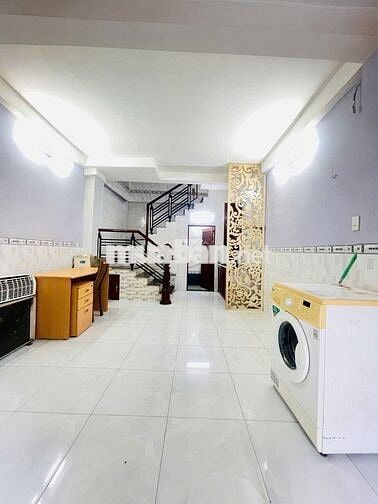 Nhà hẻm 1 sẹc 25m2, 2 phòng ngủ, đường Phan Văn Trị, Q. Bình Thạnh