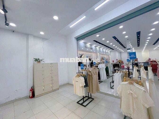 DT 7 x 28m 1 Trệt 1Lầu Sàn Trống suốt