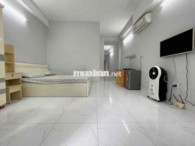 Cho Thuê Căn Hộ Studio Ban Công Thoáng Full NT Mới Ngay CMT8 Quận 3