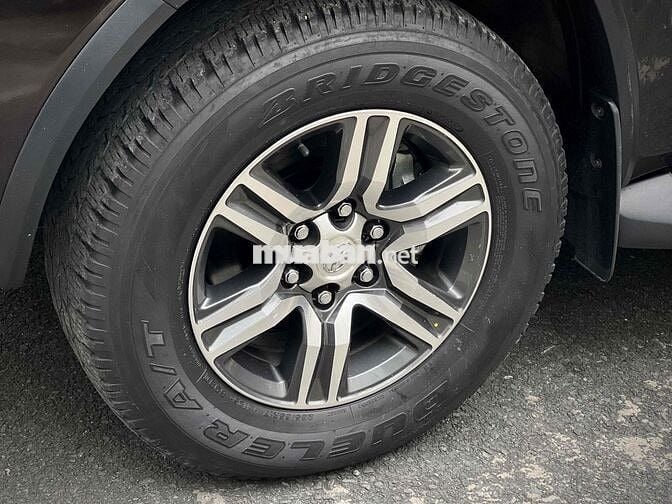 Toyota Fortuner 2017 2.7V 4x2 AT - rất mới.