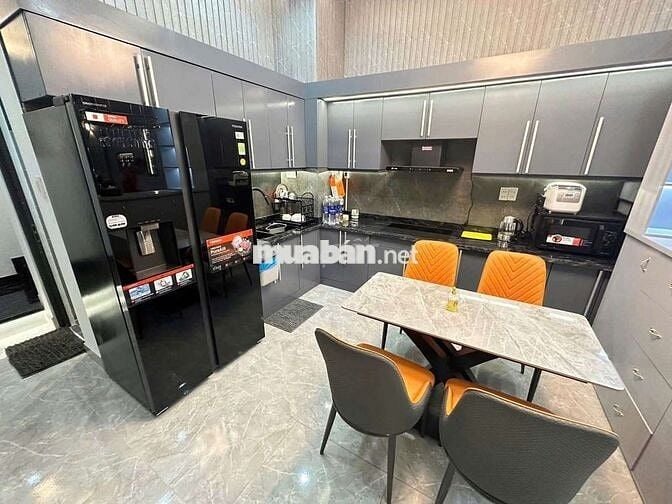 NHÀ 3 LẦU 3PN 3WC SÂN THƯỢNG ĐỦ NỘI THẤT