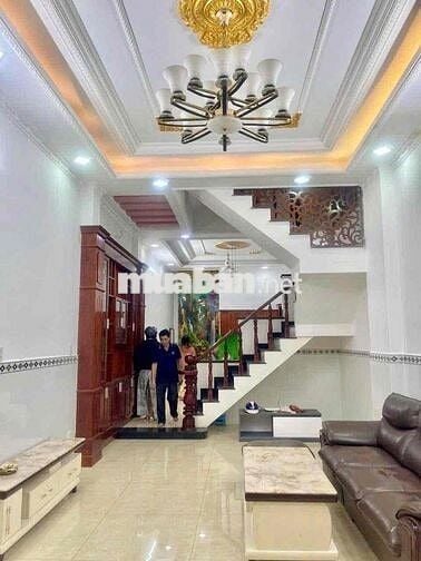 Nhà cho thuê full nội thất (4m x 15m) 4 phòng ngủ 3 tầng hẻm nhựa 8m