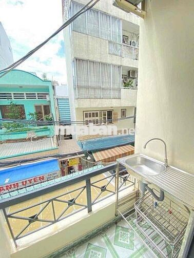 CHO THUÊ PHÒNG BAN CÔNG NGAY TRUNG TÂM GIÁ TỐT - GẦN BỜ KÈ Q3