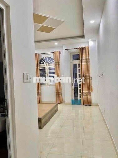 Nhà cho thuê full nội thất (4m x 15m) 4 phòng ngủ 3 tầng hẻm nhựa 8m