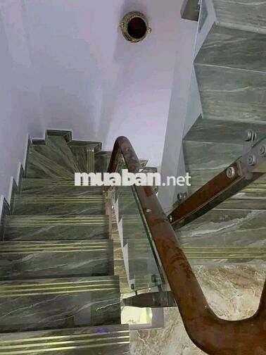 Cho thuê nhà mặt tiền Lý Thái Tổ 3 lầu mới căn góc vị trí đẹp