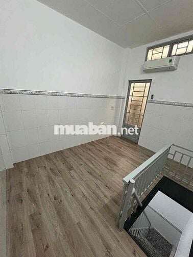 Nhà Nguyên Căn 1 Trệt 1 Lầu Có Bancol Gần RMIT Văn Hiến Tiện Q7 Q8