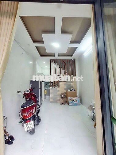 NHÀ 2 LẦU SÂN THƯỢNG 2PN RỘNG RÃI