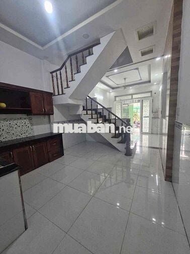 cho thuê nhà mới tinh gần liên ấp 26 vla lầu suốt 3p ngủ vào ở ngay
