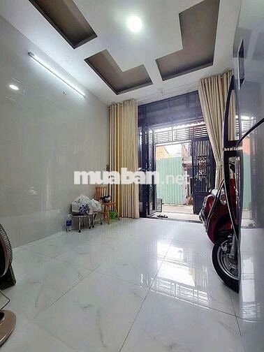 NHÀ 2 LẦU SÂN THƯỢNG 2PN RỘNG RÃI
