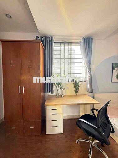 STUDIO CỬA SỔ TRỜI NGAY IUH FULL NỘI THẤT