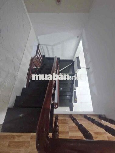 cho thuê nhà mới tinh gần liên ấp 26 vla lầu suốt 3p ngủ vào ở ngay