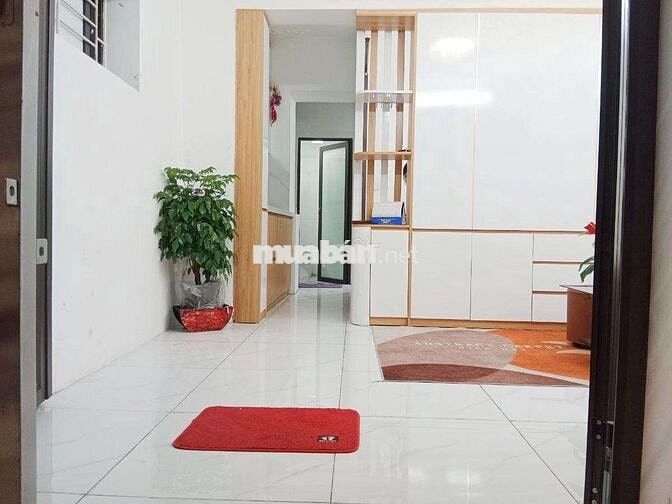 Nhỉnh 2 tỷ! Tập thể Tôn Đức Thắng, tầng 1, 45m 2N1WC, full nội thất