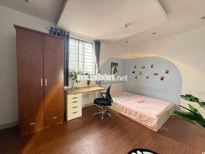 STUDIO CỬA SỔ TRỜI NGAY IUH FULL NỘI THẤT