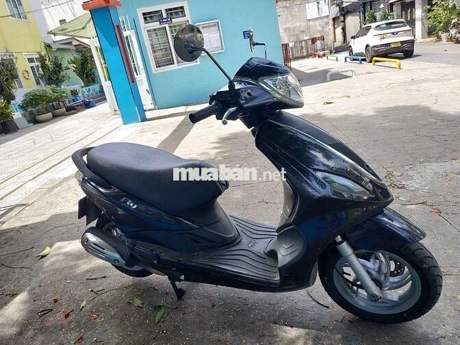 Xe máy Piaggio Fly màu đen đã sử dụng