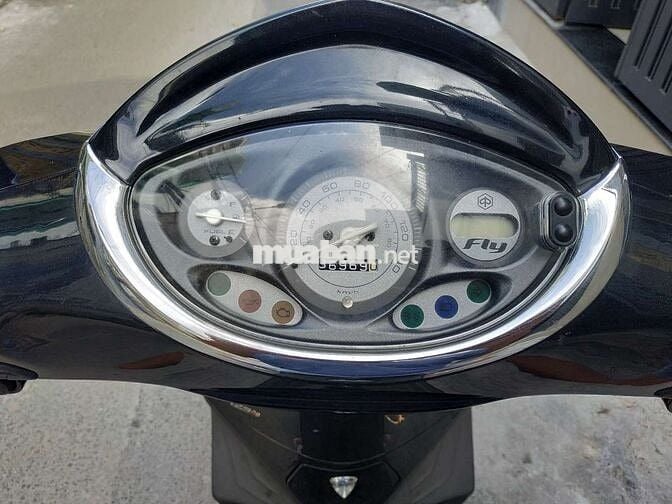 Xe máy Piaggio Fly màu đen đã sử dụng