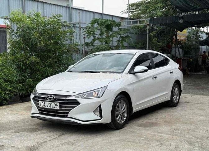 ELANTRA 1.6MT 2019 mẫu mới ,LƯỚT 5 VẠN HỖ TRỢ VAY