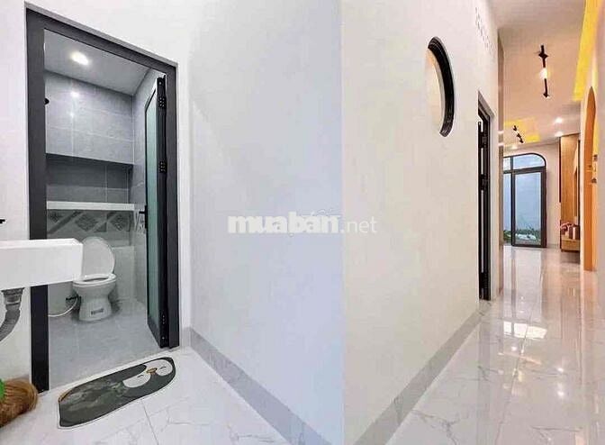 CON DẠI CÁI MANG CON CÔ MỸ BỂ NỢ CÔ CẦN BÁN GẤP
