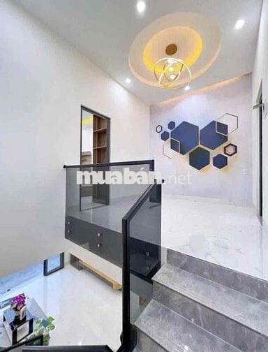 CON DẠI CÁI MANG CON CÔ MỸ BỂ NỢ CÔ CẦN BÁN GẤP
