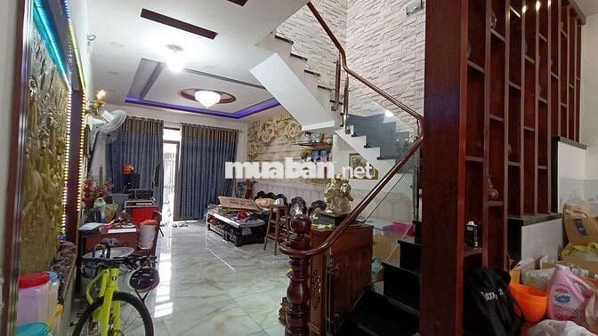 Cần bán gấp nhà P.ĐHT mặt tiền Q12 DT 4,6 x23 .1 trệt 2 lầu 4PN .4WS