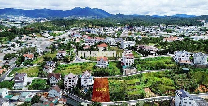 gửi bán lô đất 650m2 hai mặt tiền, full xây dựng đồi Huy Hoàng