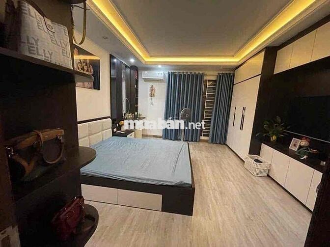 HÀNG HIẾM - CHỈ 2p ra HỒ LINH ĐÀM - 30m2 - 5 tầng -5tỷ8