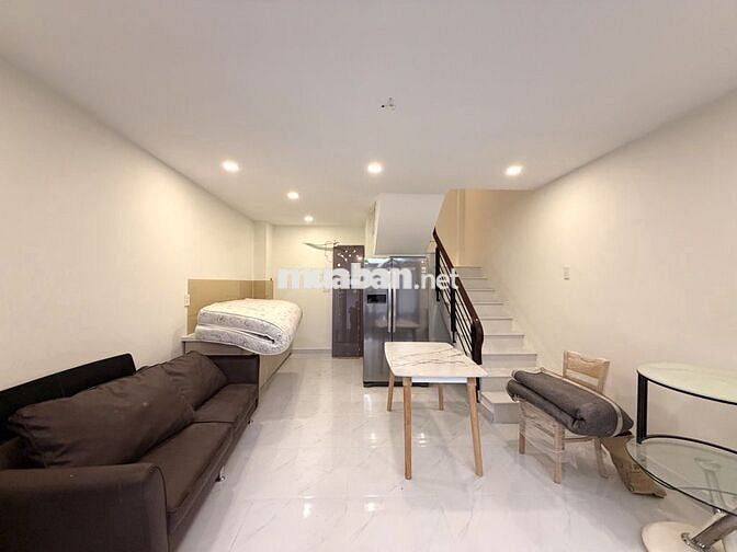 CHDV Ngay Vincom Nguyễn Xí - 50 m² - 4 Tầng - Dòng tiền 35tr/th- 8 T