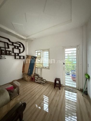 Tỉnh Lộ 10, 4x17m, 4 Tầng, 5 PN, Hẻm xe tải, Giá 5,2 Tỷ.