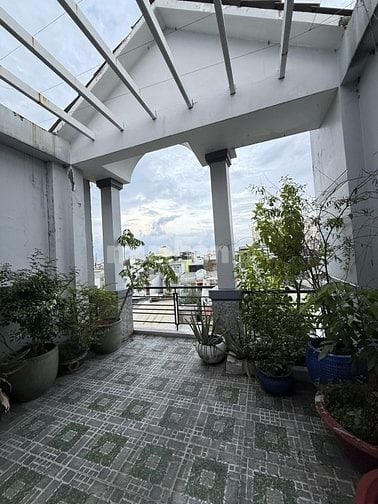 Tỉnh Lộ 10, 4x17m, 4 Tầng, 5 PN, Hẻm xe tải, Giá 5,2 Tỷ.