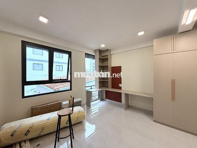 CHDV Ngay Vincom Nguyễn Xí - 50 m² - 4 Tầng - Dòng tiền 35tr/th- 8 T