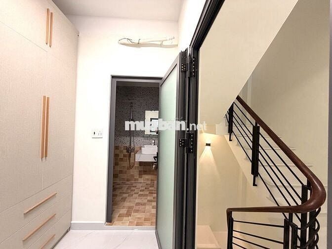 CHDV Ngay Vincom Nguyễn Xí - 50 m² - 4 Tầng - Dòng tiền 35tr/th- 8 T