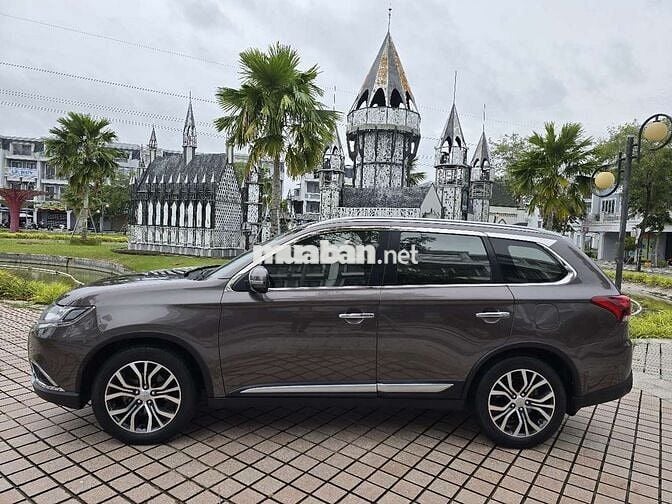 Outlander 2019 2.0 CVT - cực đẹp