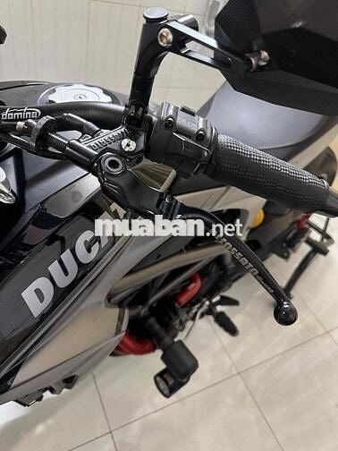 ducati hyperstrada 821