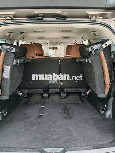 Toyota Innova E 2019 số sàn màu xám