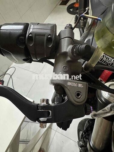 ducati hyperstrada 821