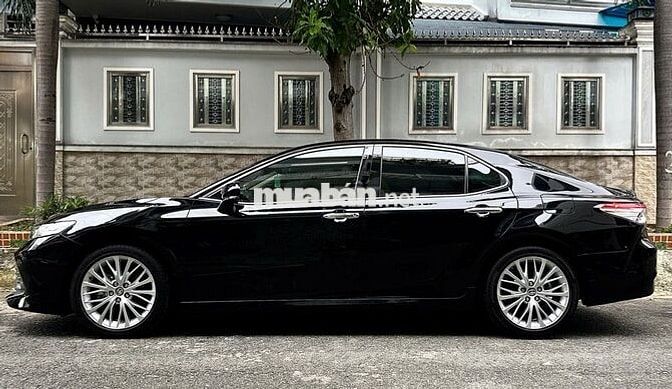 Bán Toyota Camry 2.5Q - 2021 xe CÒN NHƯ MỚI