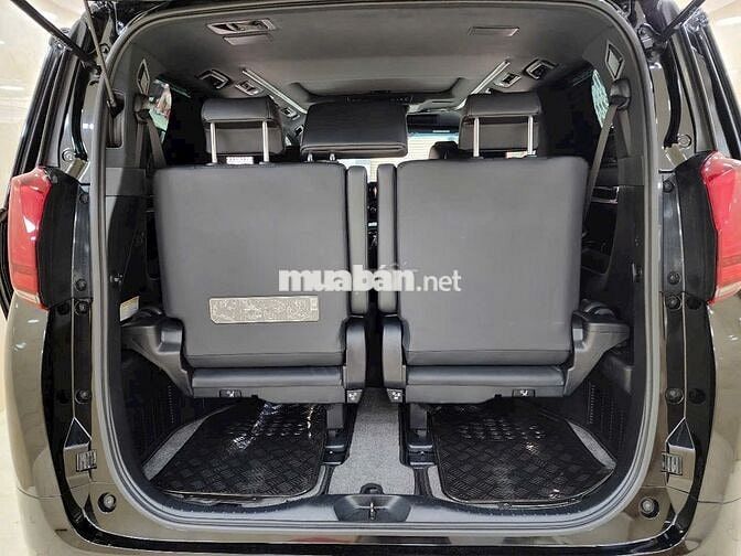 Toyota Alphard cực mới 1 đời chủ, nhà trùm mền