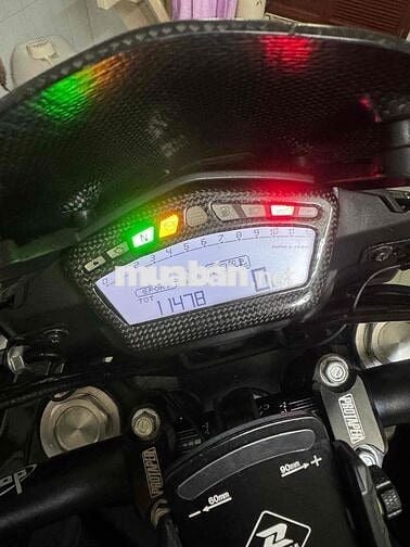 ducati hyperstrada 821