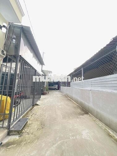 NHÀ CẤP 4 : 2PN 2WC HẺM XE 🚕79m2
