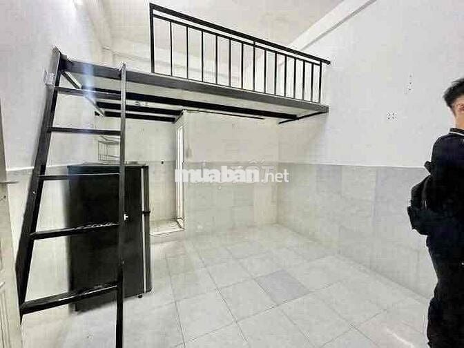 Phòng có gác ngay đại học Văn Hiến - Âu Cơ