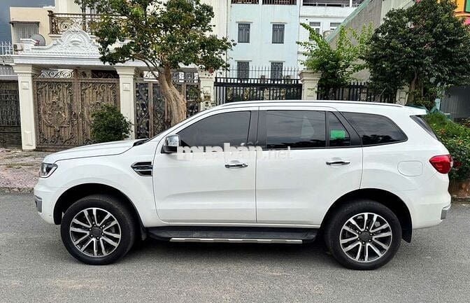 Ford Everest Titanium 2.0L 4x4 958tr siêu luớt