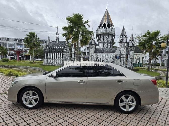 Toyota Camry 2014 2.5Q - 79900 km