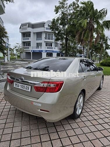 Toyota Camry 2014 2.5Q - 79900 km