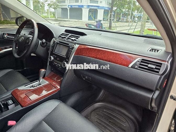 Toyota Camry 2014 2.5Q - 79900 km
