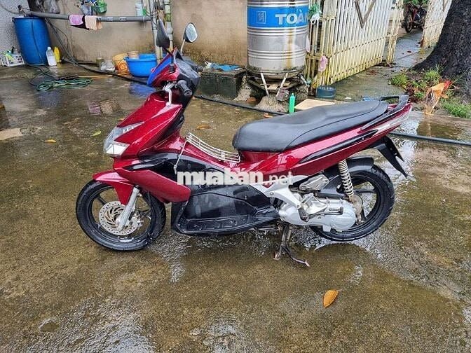 Nhà dư dùng bán bớt xe Airblade máy êm mạnh