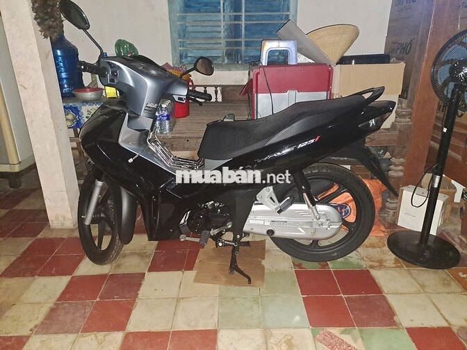 Cần bán (không gấp) Wave 125i đời đầu của máy nhỏ