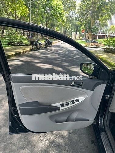 Hyundai Accent 2011 1.4 AT