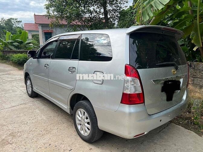 Toyota Innova 2013 2.0E - 31 km